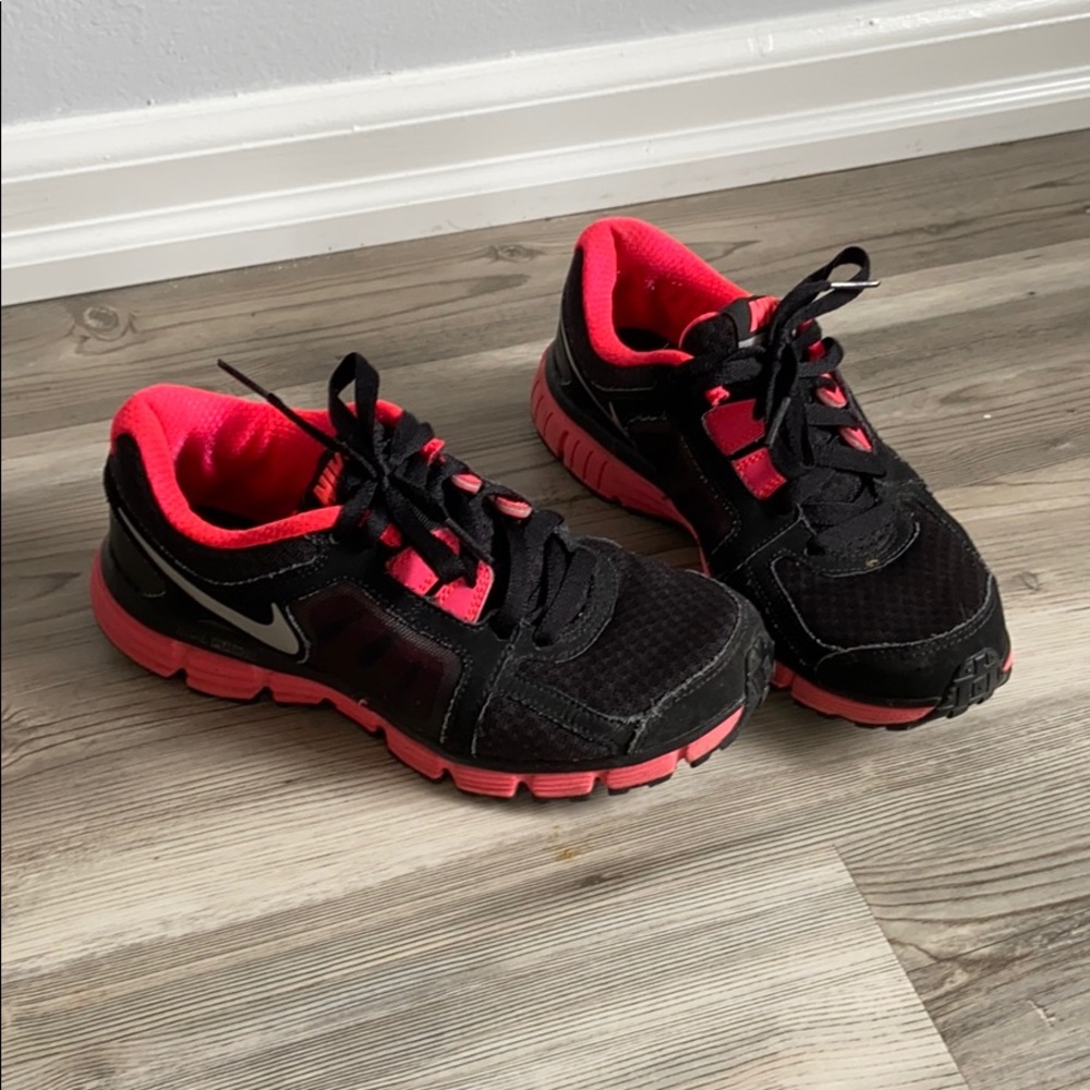 Nike | Dual Fusion Sneakers
